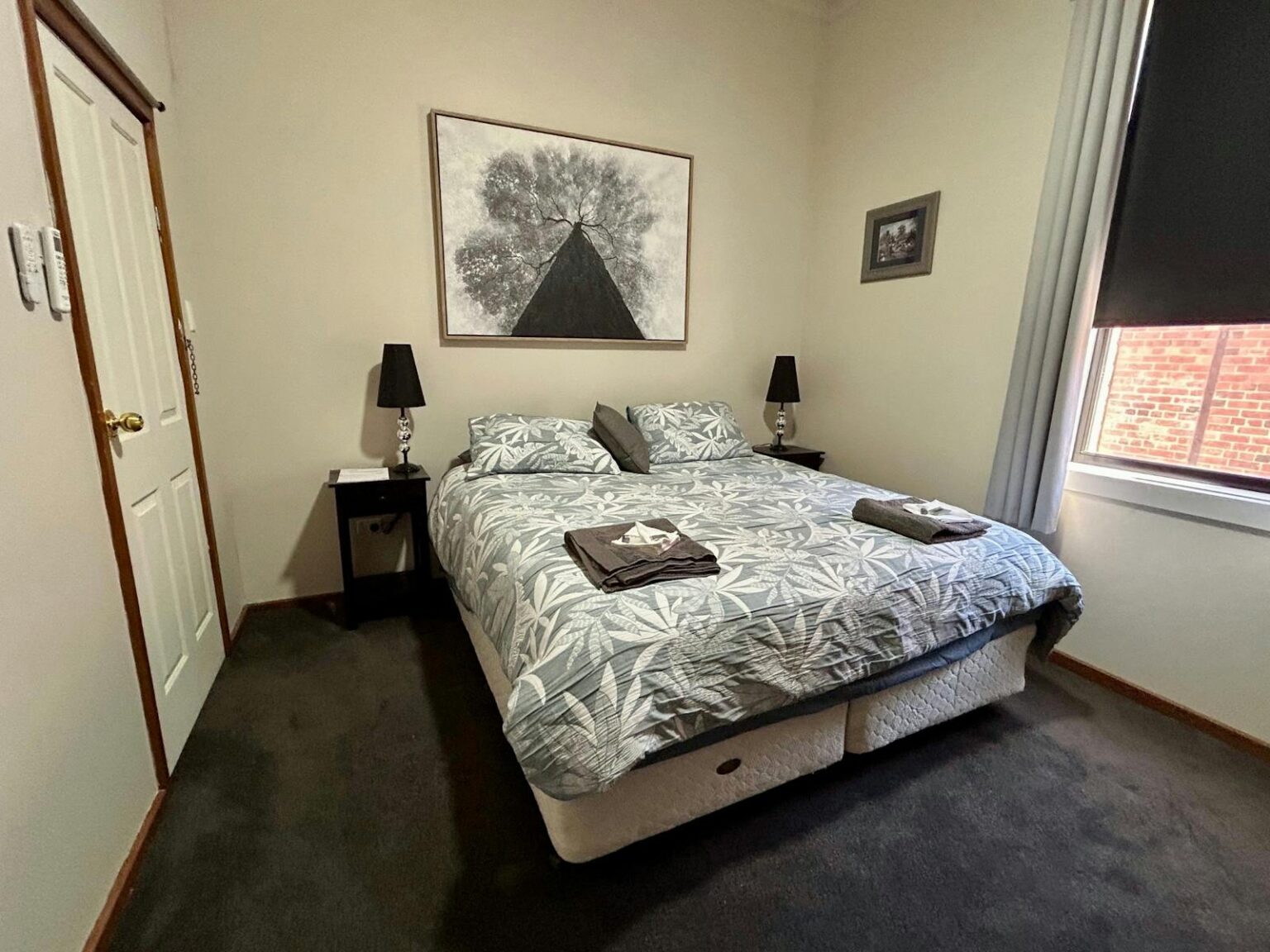 Henry's Club Hotel Bedroom