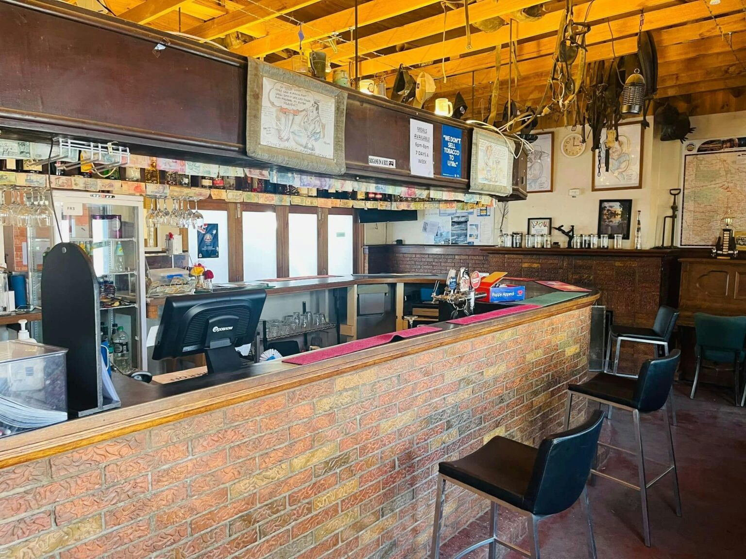 Photo of the main bar of the Patchewollock hotel