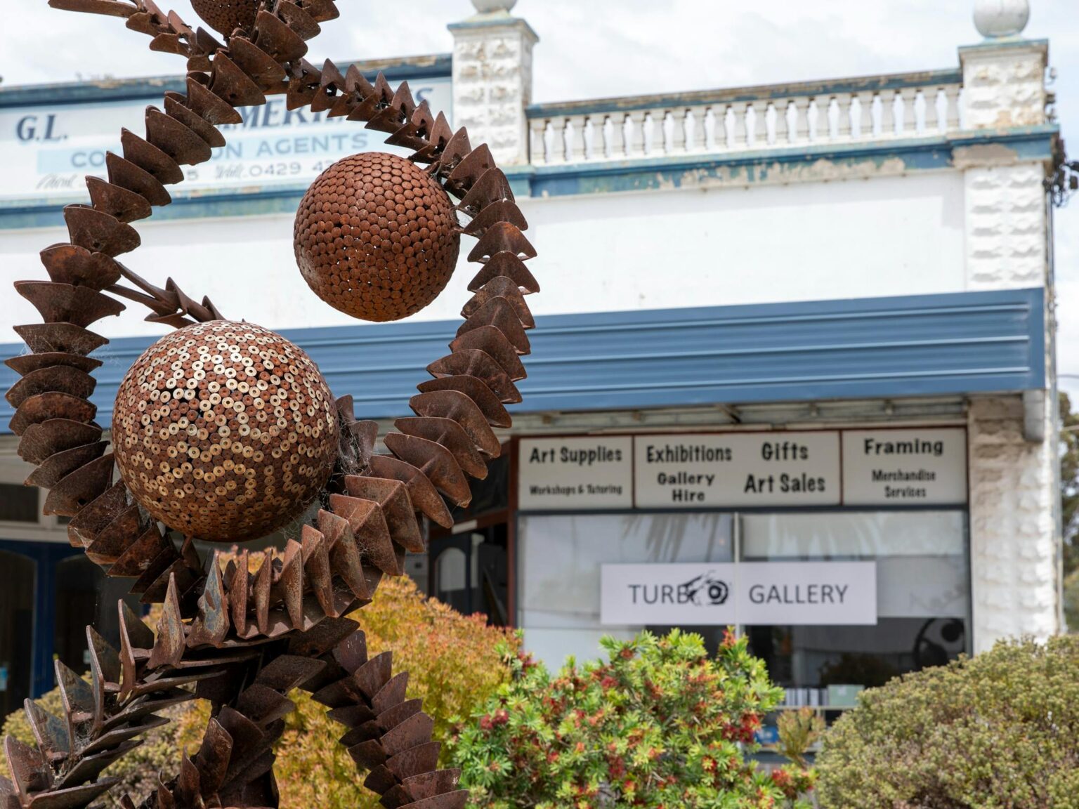 Scuplture infront of turbo gallery building