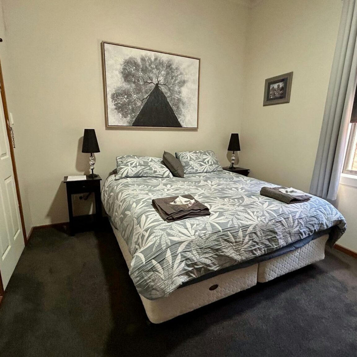 Henry's Club Hotel Bedroom