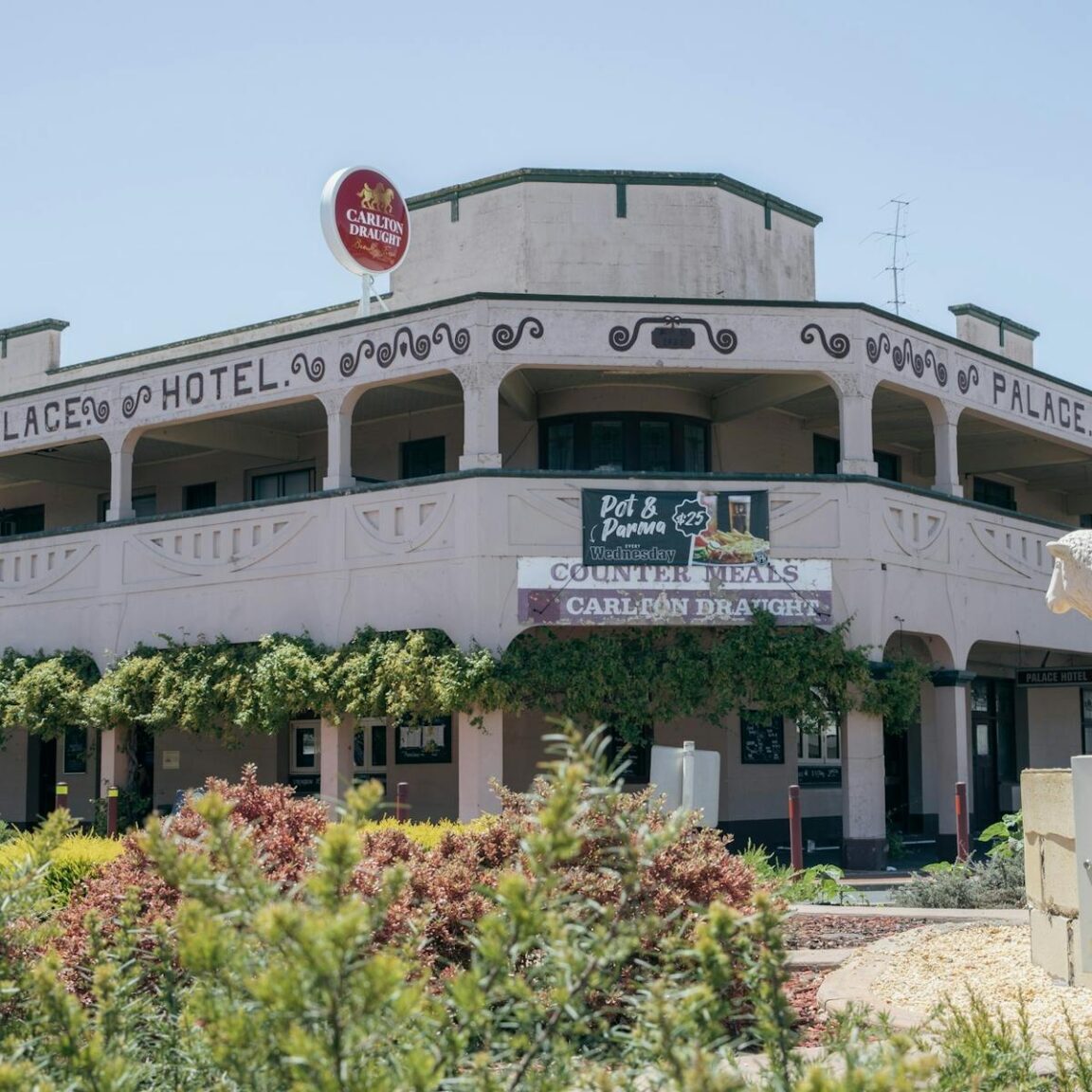 Exterior image of a large country hotel